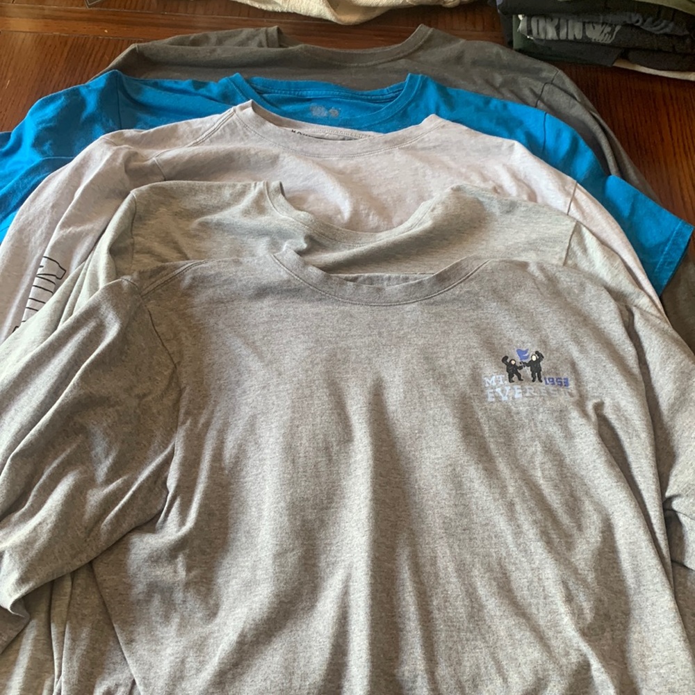 Quantity of 5 mountain hardwear shirts 1 short sleeve 4 long sleeve